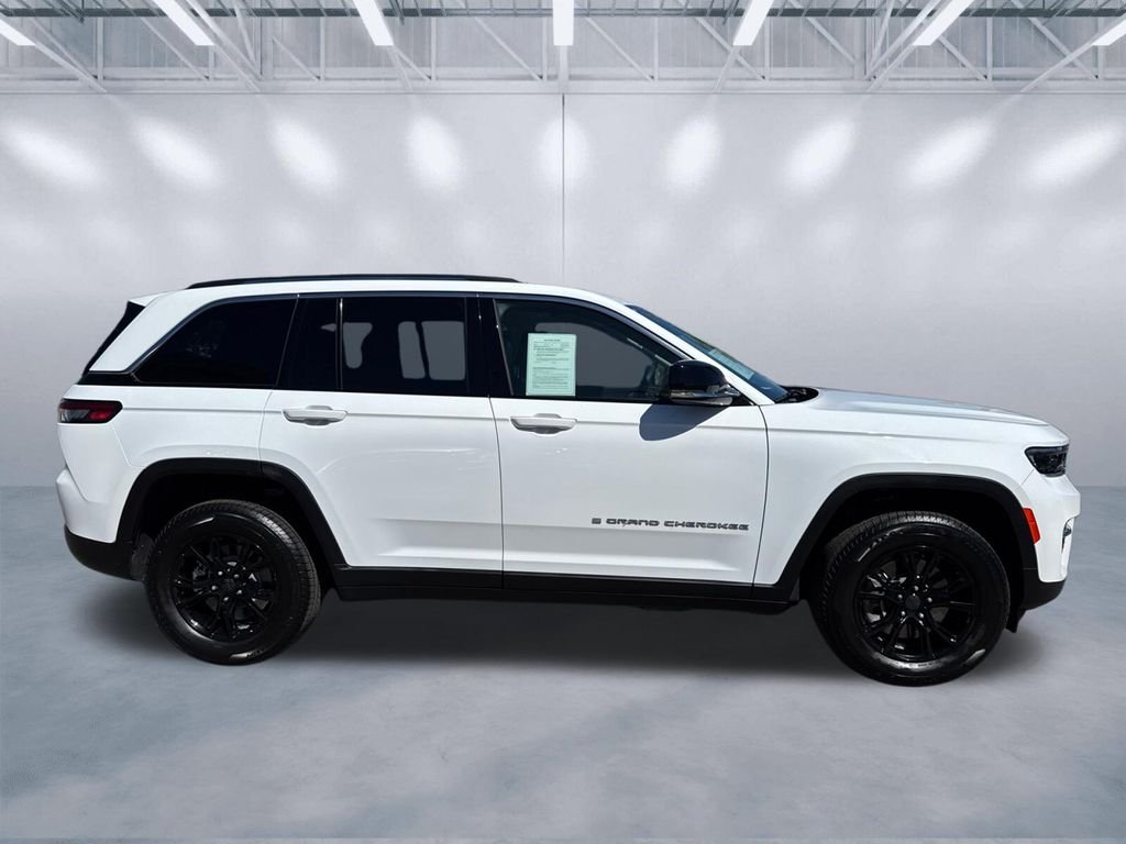 Certified Used 2022 White Jeep 4xe image 3