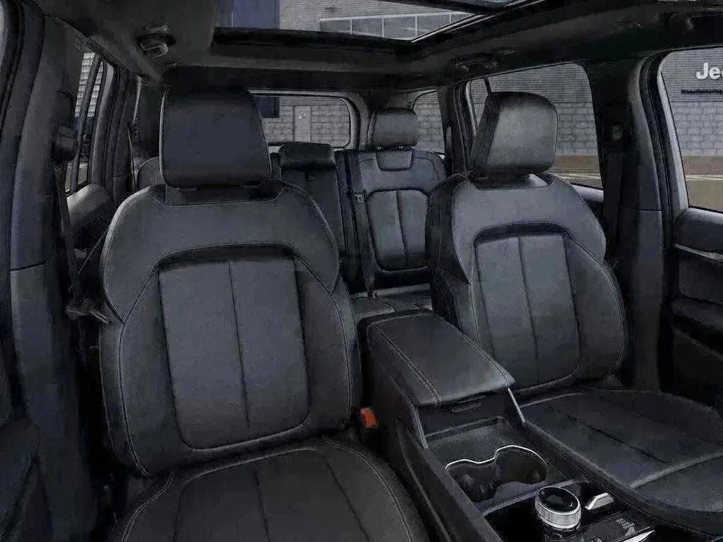 New 2026 Baltic Gray Metallic Clear-Coat Exterior Paint Jeep Limited image 54