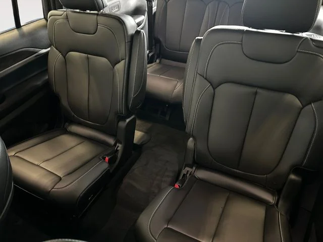 New 2026 Baltic Gray Metallic Clear-Coat Exterior Paint Jeep Limited image 13