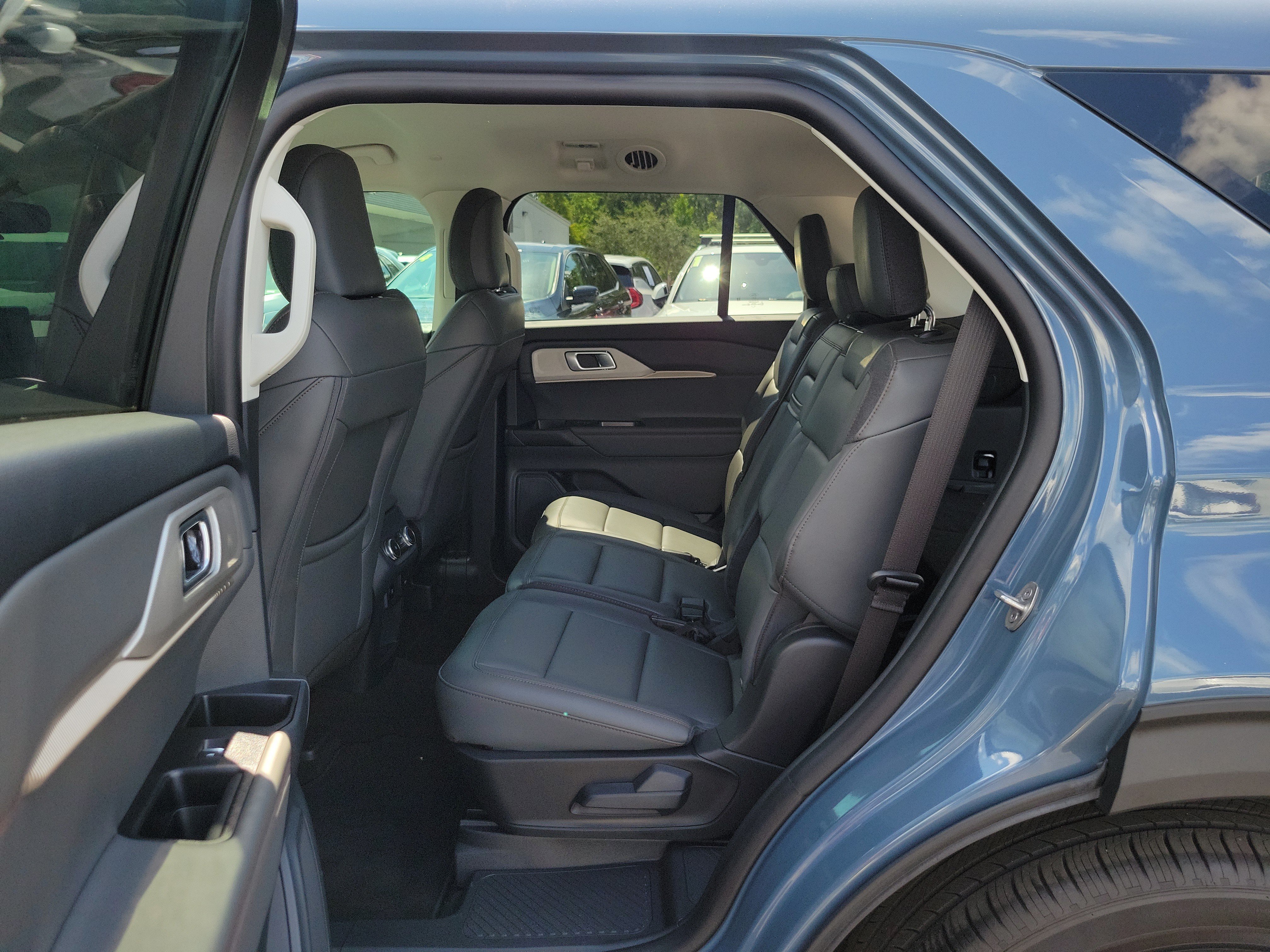 Used 2026 Vapor Blue Metallic Ford Active image 23