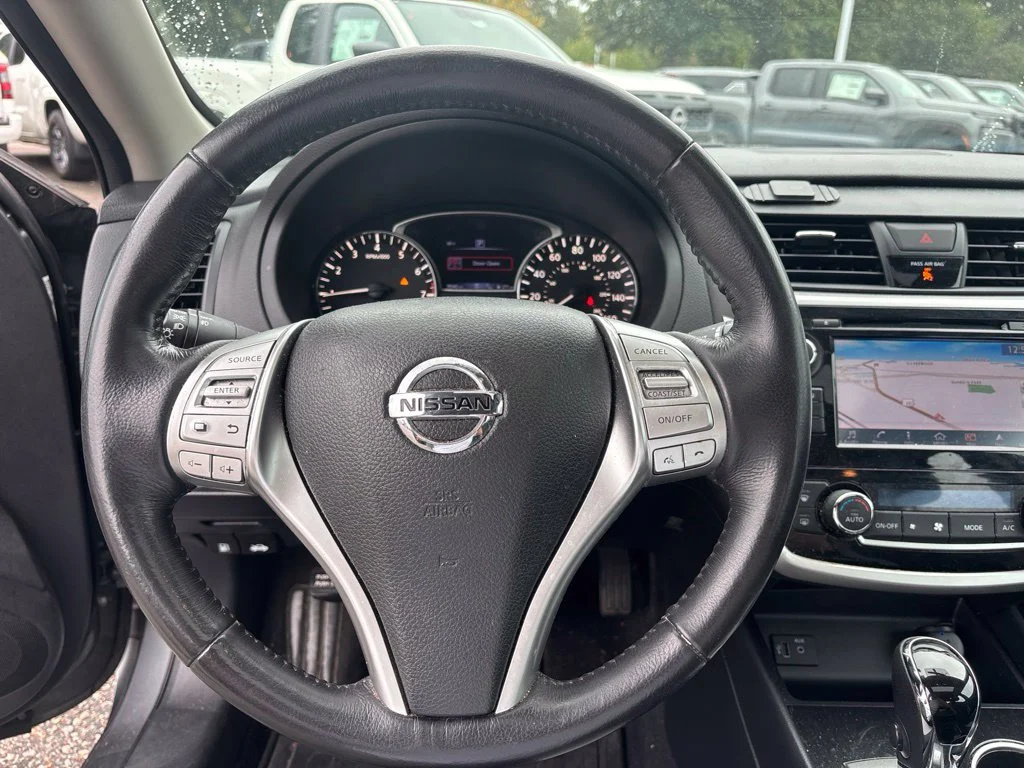 Used 2018 Gray Nissan 2.5 SV image 9