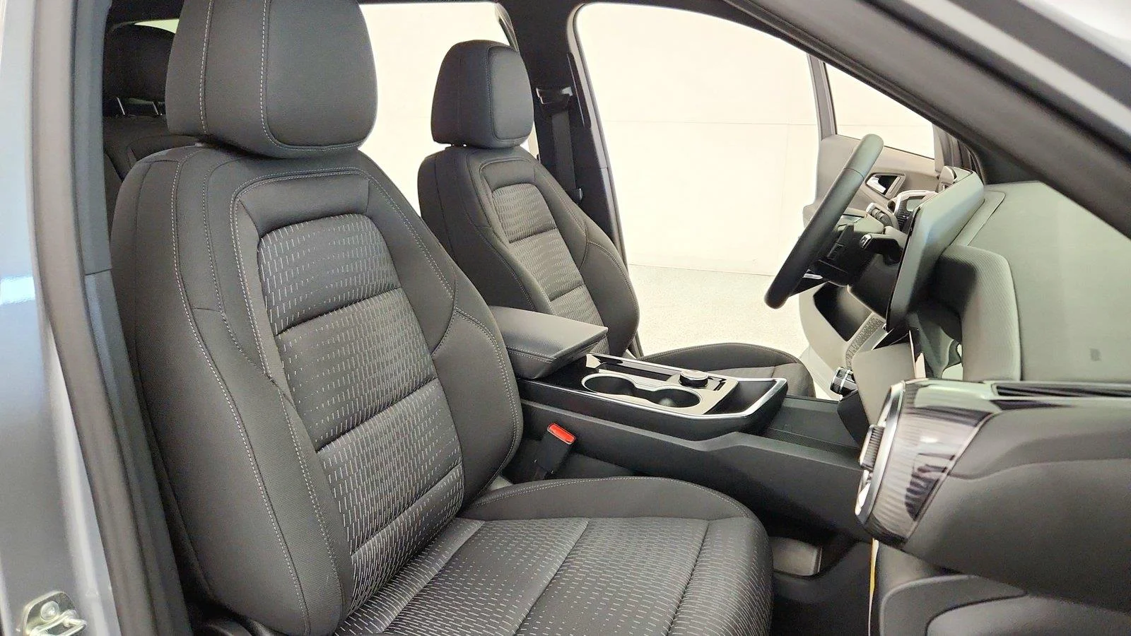 2027 Chevrolet Equinox LT - Photo 29