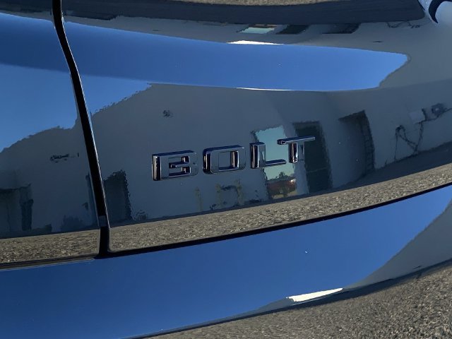 2027 Chevrolet Bolt RS - Photo 17
