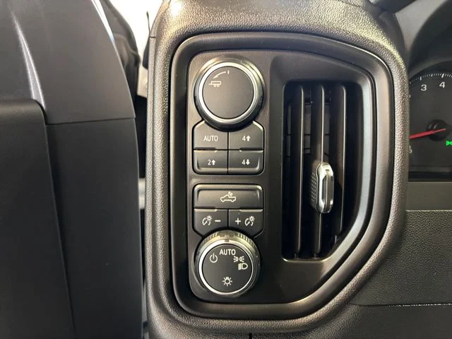 Used 2025 White Chevrolet Custom Trail Boss image 22