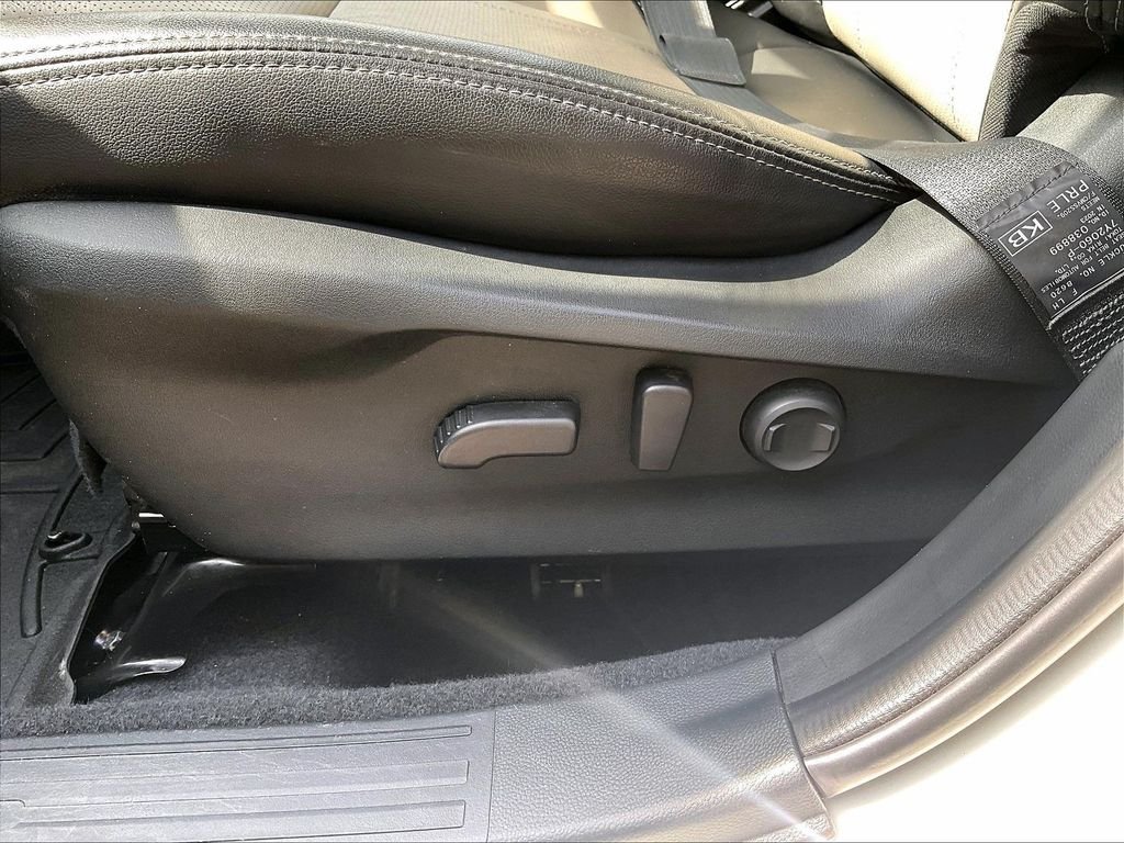 Used 2024 White Subaru Limited image 27