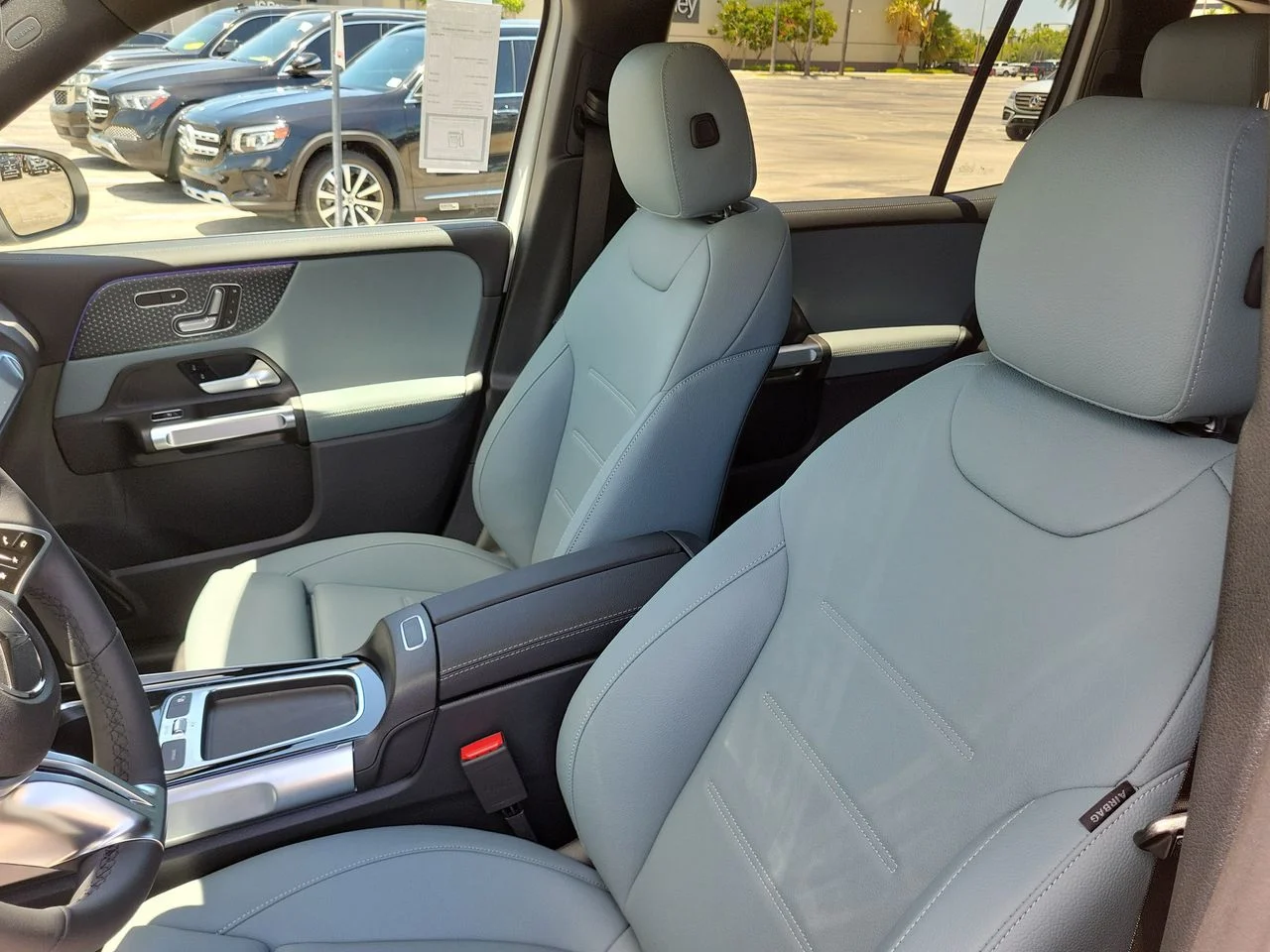 New 2026 Polar White Mercedes-Benz GLB 250 image 21