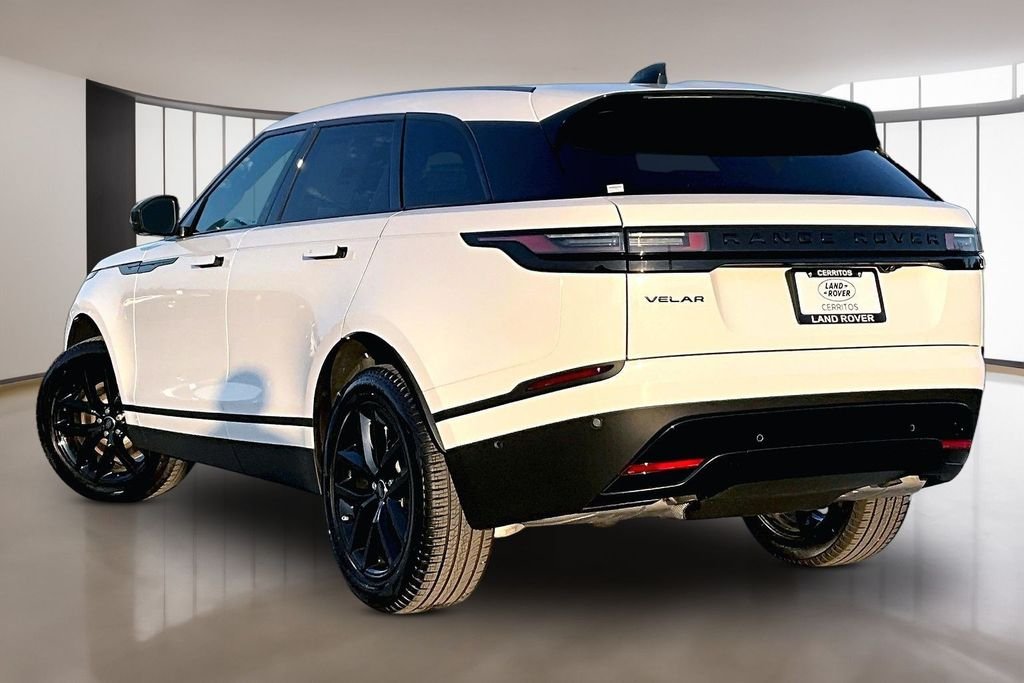 New 2026 FUJI WHITE Land Rover S image 3