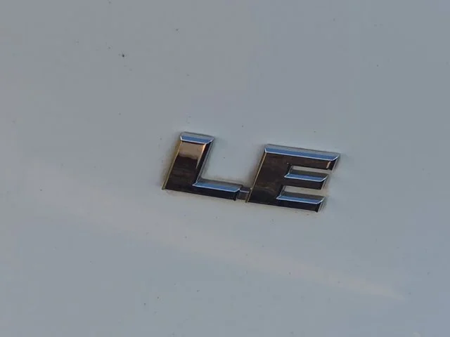 Used 2019 White Toyota LE image 12
