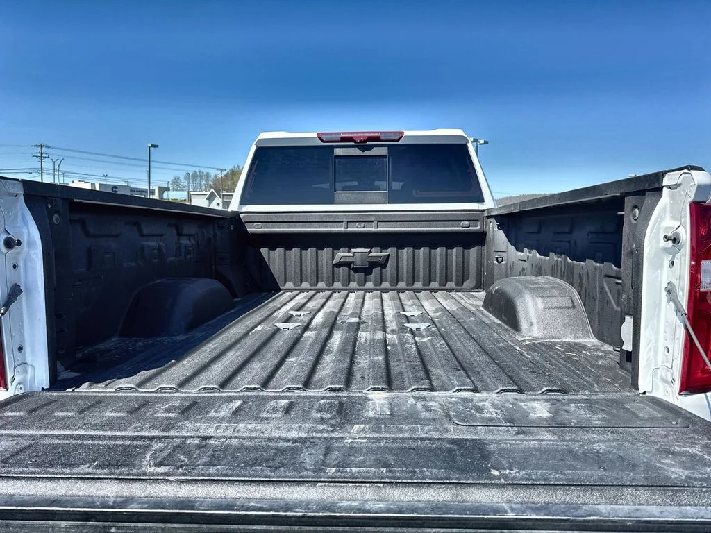 Used 2024 White Chevrolet LTZ image 23