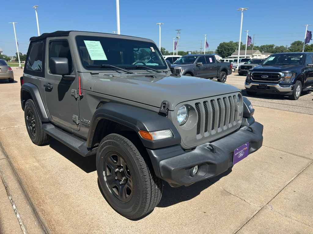Used 2018 Sting-Gray Clearcoat Jeep Sport image 2