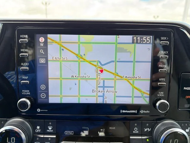 Used 2022  Toyota XLE image 12