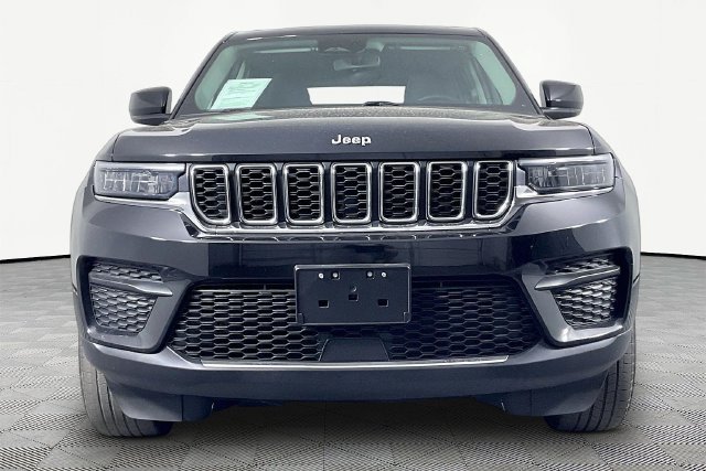 Used 2023 Black Jeep Laredo image 2