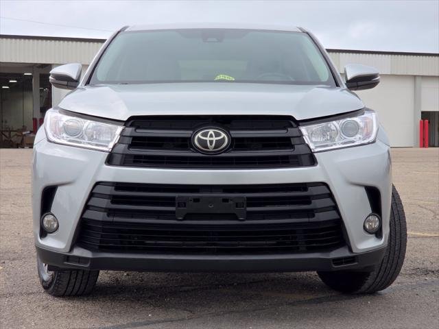 Certified Used 2017 CELESTIAL SILVER Toyota  image 3