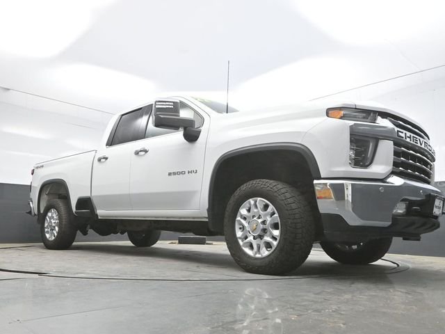 Used 2022 White Chevrolet LTZ image 34