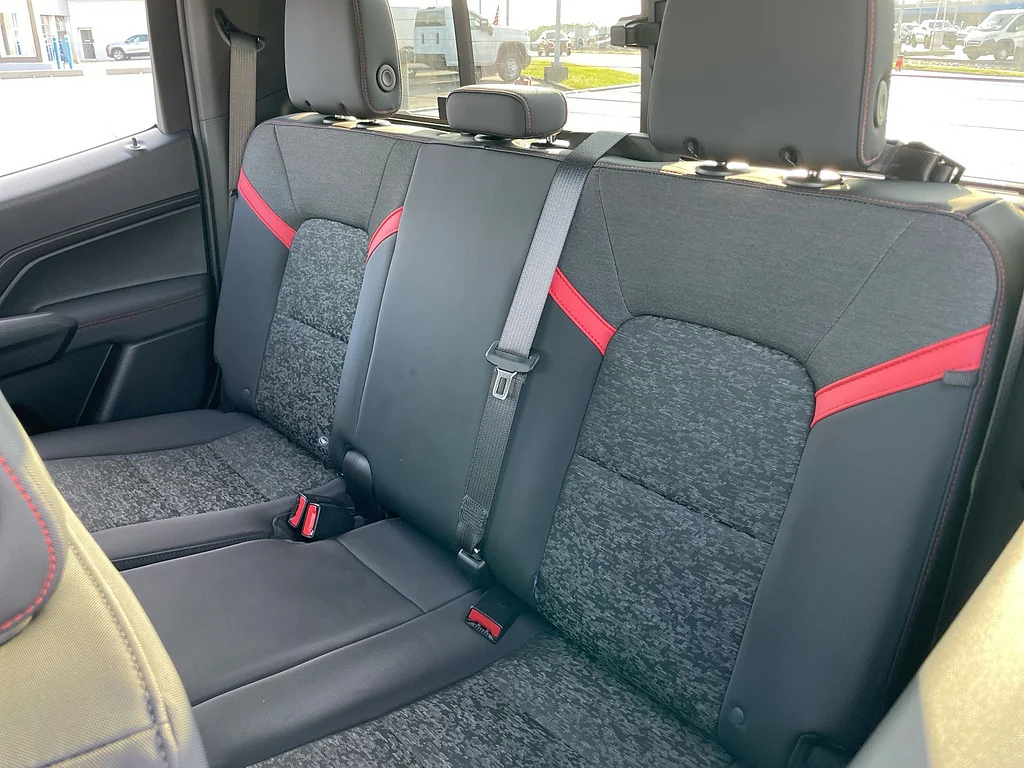 Used 2024 Summit White Chevrolet Z71 image 25