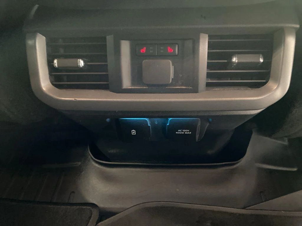 Used 2021 Black Metallic Ford LARIAT image 19