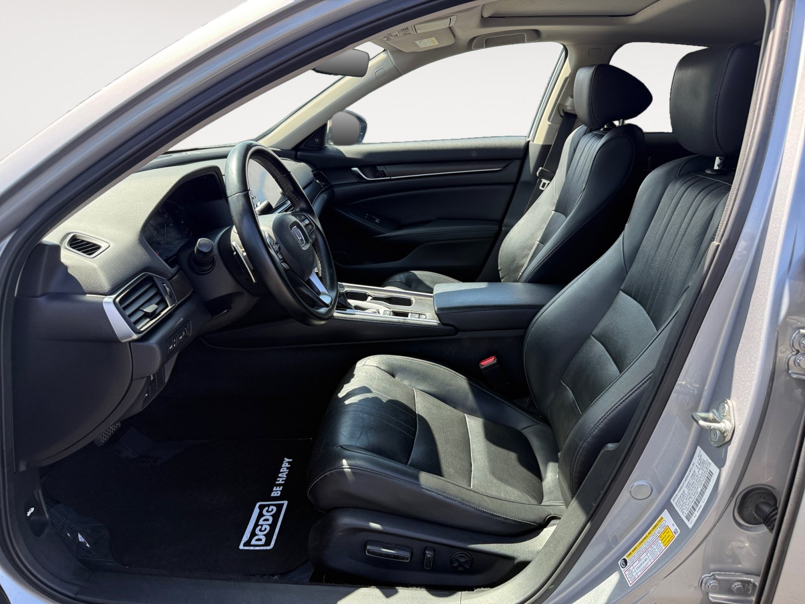 Certified Used 2018 Silver Honda Touring image 10