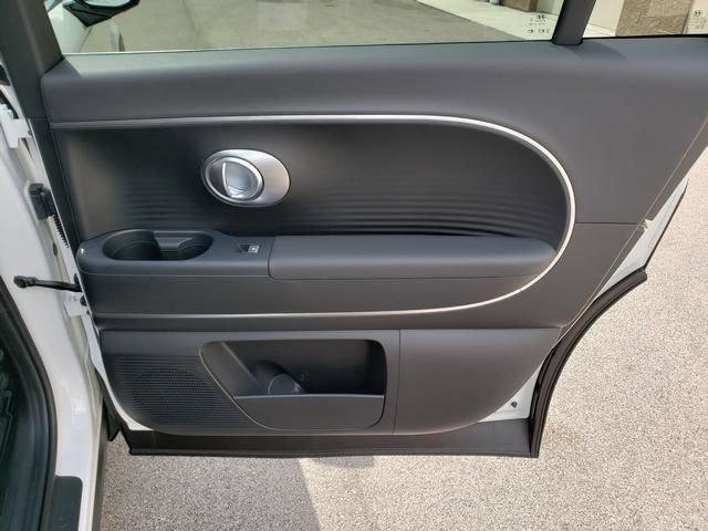 New 2026 White Hyundai SE image 14