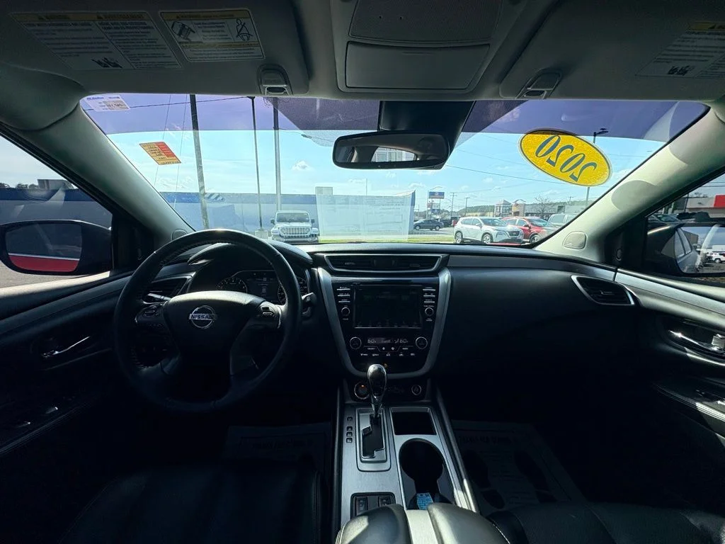 Used 2020 Red Nissan SL image 36