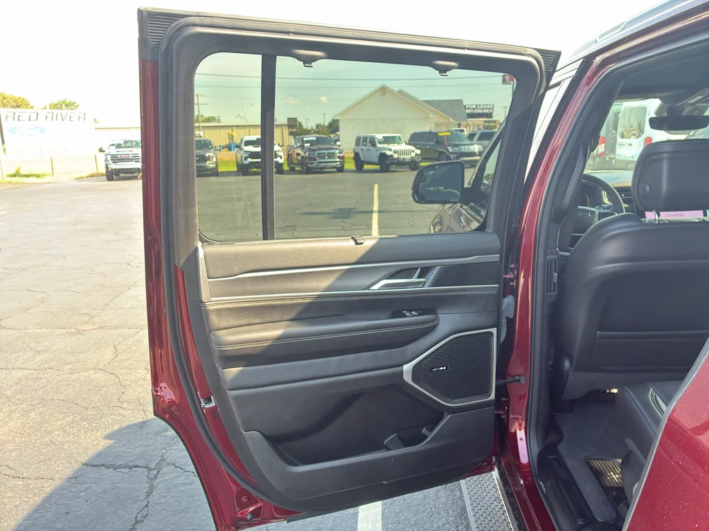 Used 2025 Velvet Red Pearlcoat Jeep Series III image 20