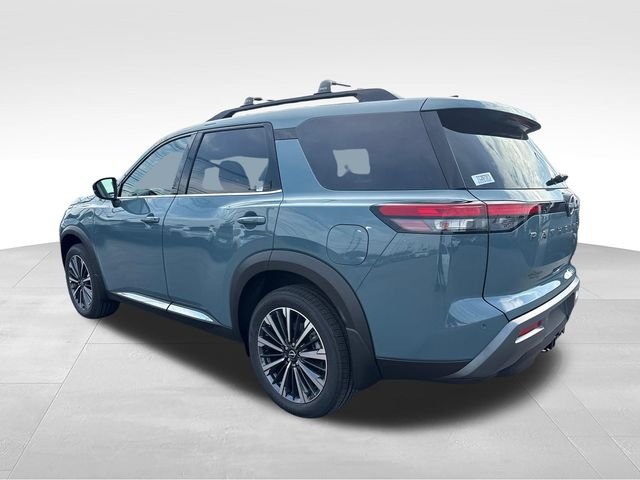 New 2026 Green Nissan Platinum image 3