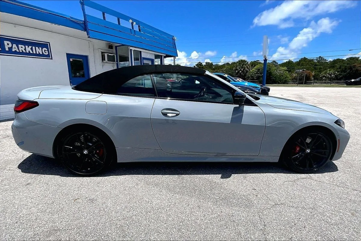 Used 2022  BMW xDrive image 30