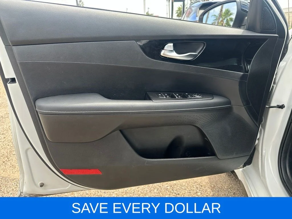 Used 2024 White Kia GT-Line image 7