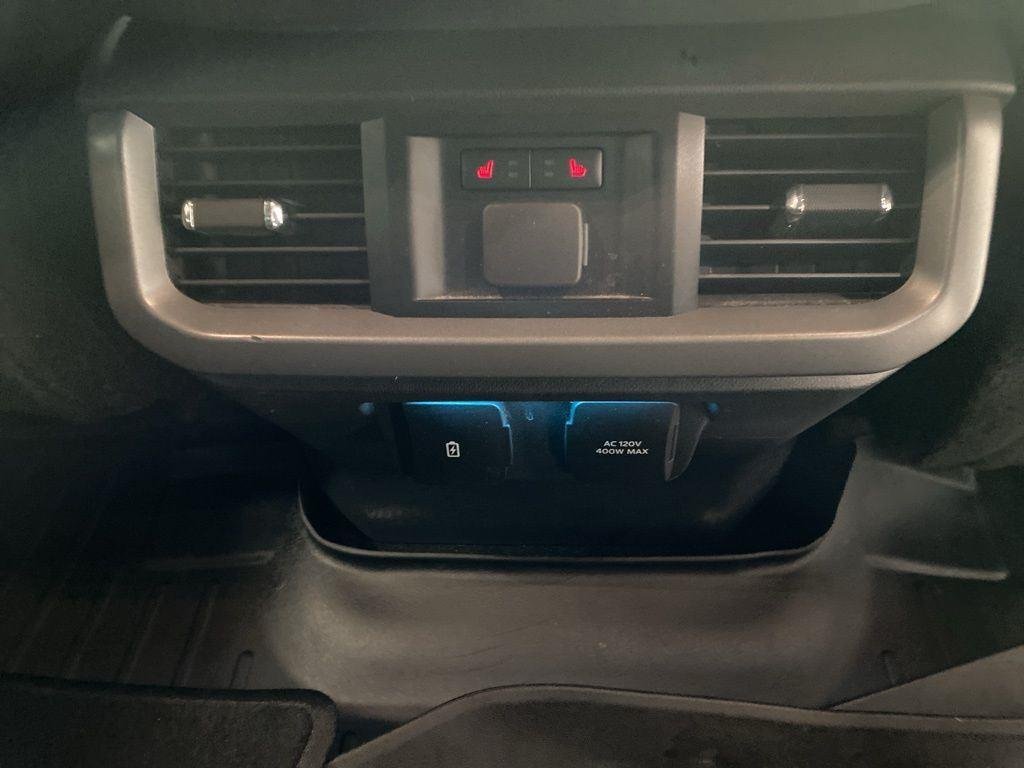 Used 2021 Black Metallic Ford LARIAT image 19