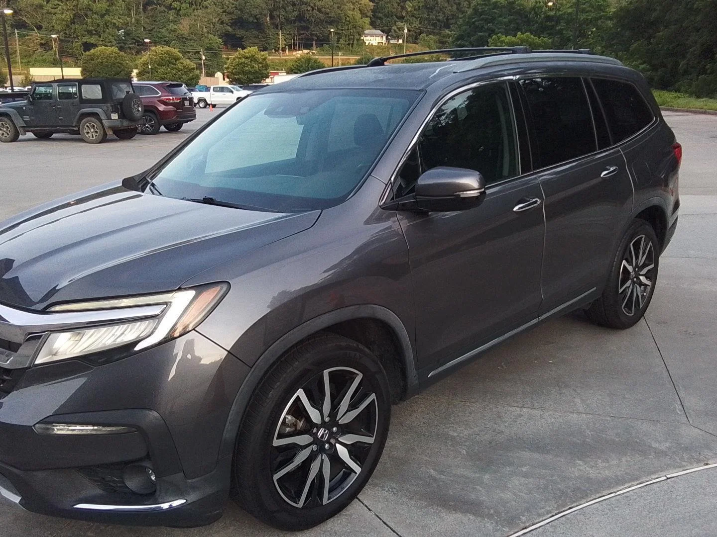 Used 2020 Modern Steel Metallic Honda Touring 8-Passenger image 1