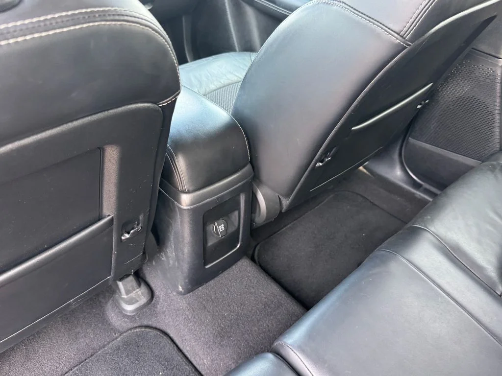 Used 2018 Black Dodge Crossroad image 12