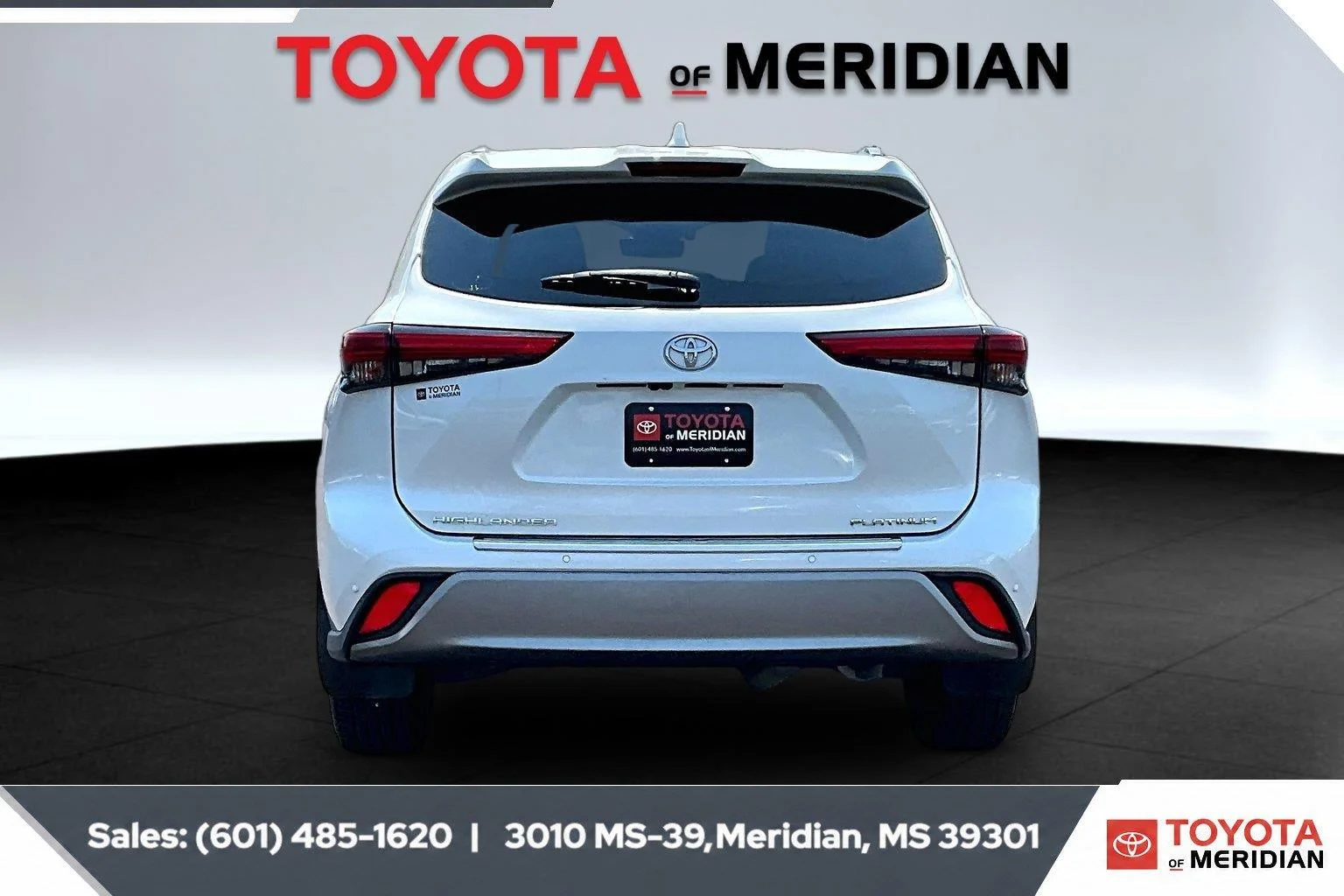 Used 2022 Wind Chill Pearl Toyota Platinum image 4