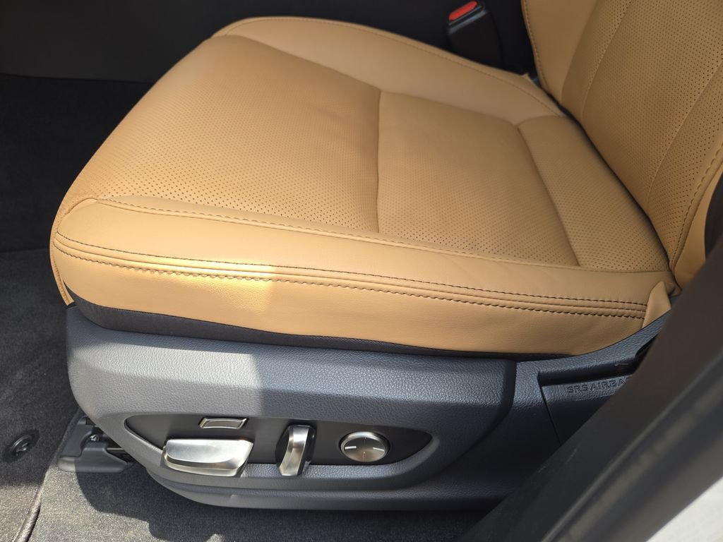 Certified Used 2026 EMINENT WHITE PEARL Lexus 700h Luxury image 24