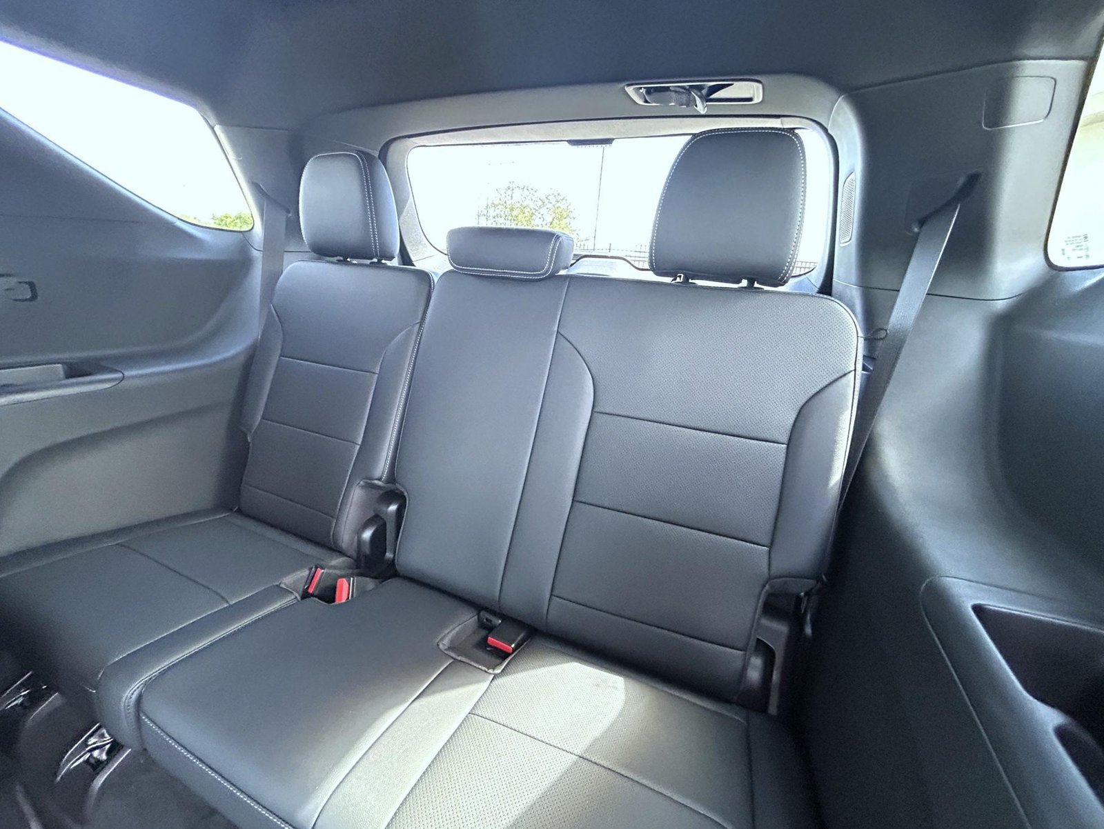 New 2027 Summit White Chevrolet LT image 22