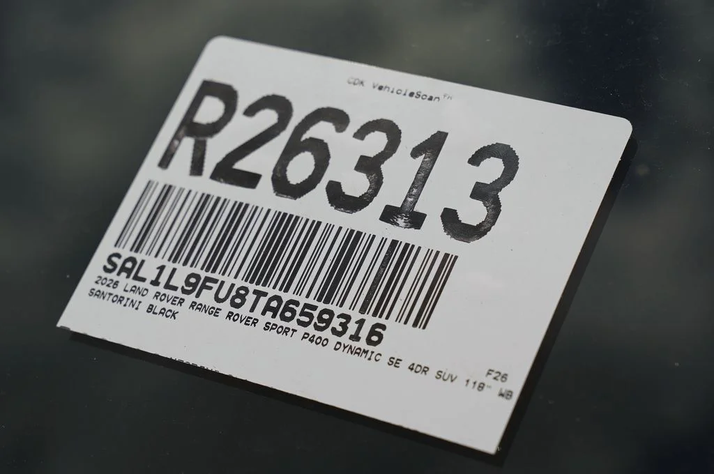 New 2026 Santorini Black Land Rover Dynamic SE image 37