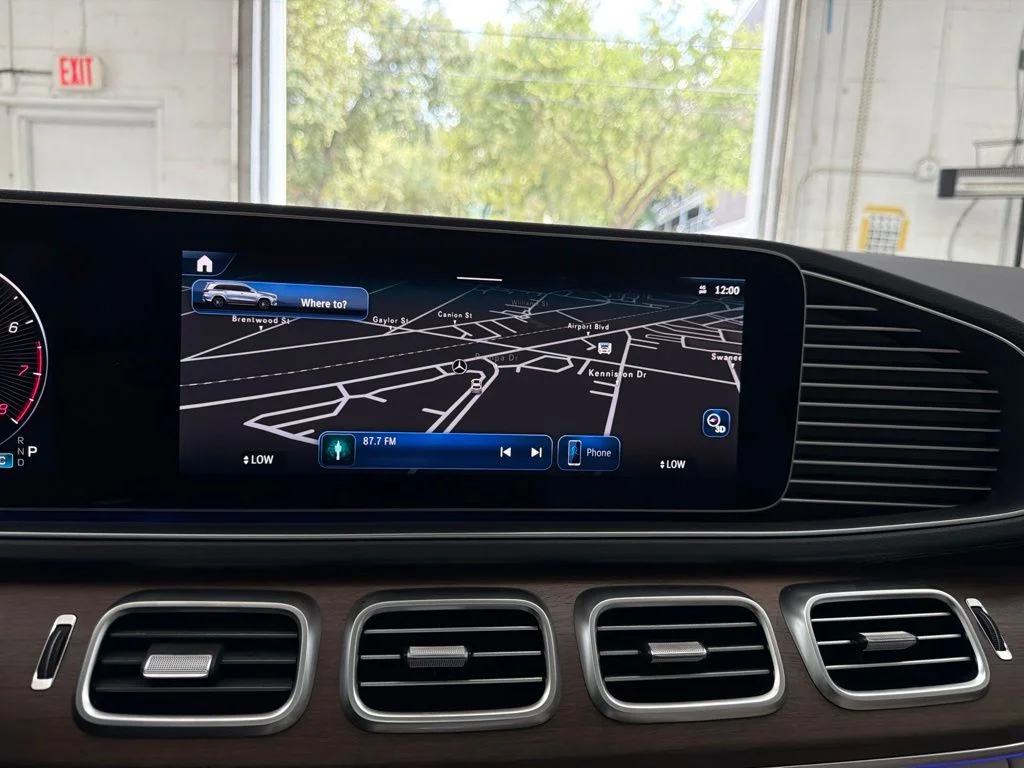 New 2026 White Mercedes-Benz GLS 450 image 32