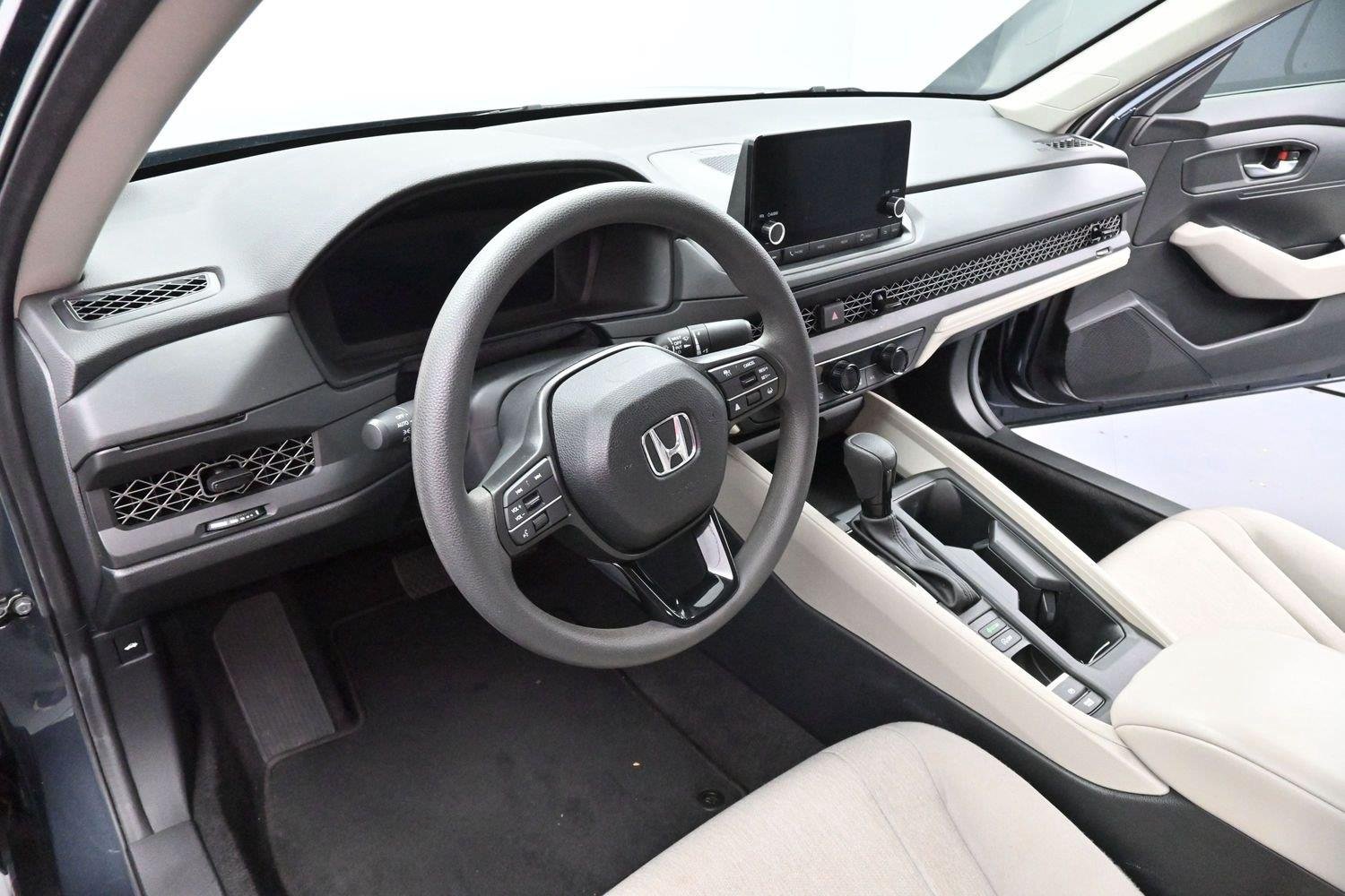 Used 2024 Meteorite Gray Metallic Honda LX image 14