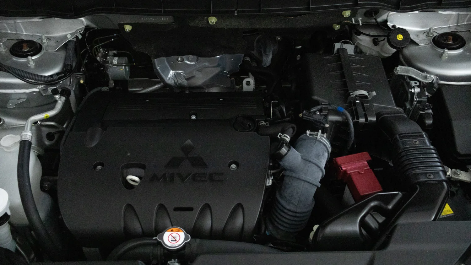 Used 2024 Silver Mitsubishi S image 27