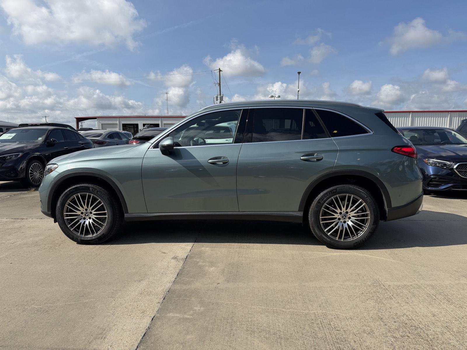 Used 2026 Verde Silver Metallic Mercedes-Benz GLC 300 image 15