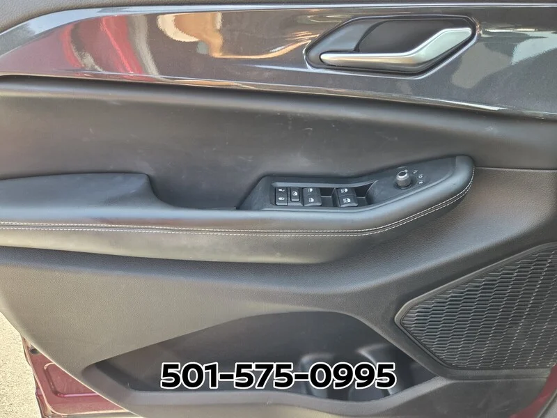 Used 2023 Velvet JEEP ALTITUDE 4X4 image 37