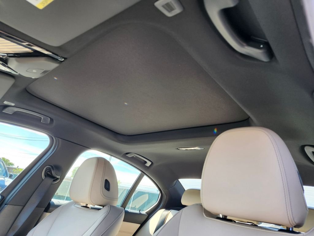New 2026 White BMW 330i xDrive image 18