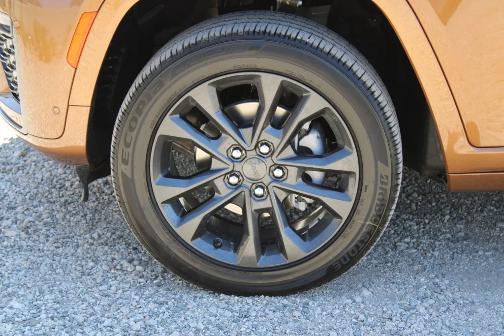 New 2026 Copper Shino Metallic Clear-Coat Exterior Paint Jeep Limited Reserve image 8