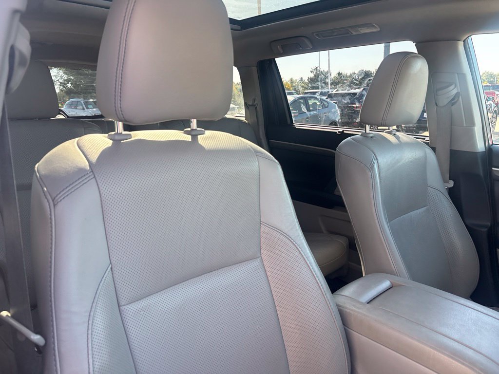 Used 2019 Predawn Gray Mica Toyota Limited Platinum image 27