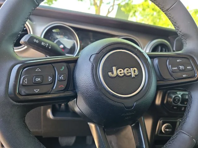 Used 2023 Gray Jeep Sport S image 11