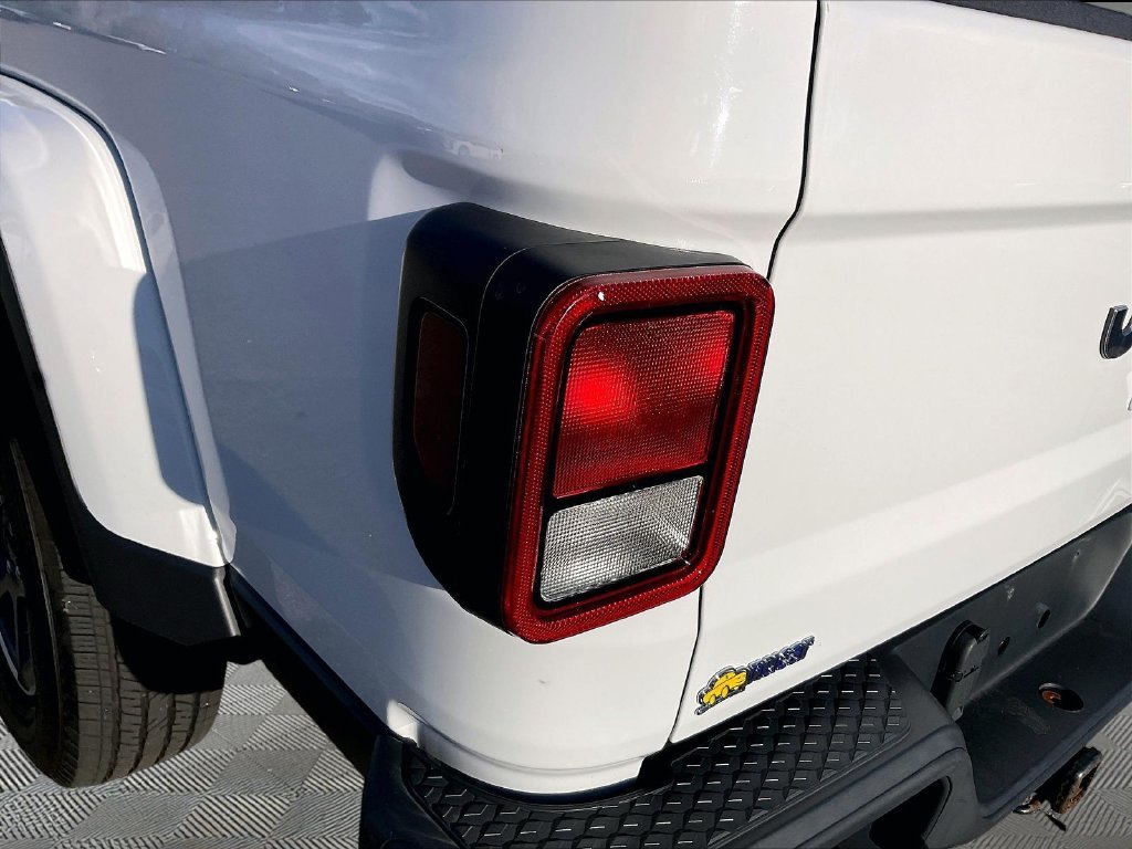 Used 2022 Bright White Clearcoat Jeep Overland image 30