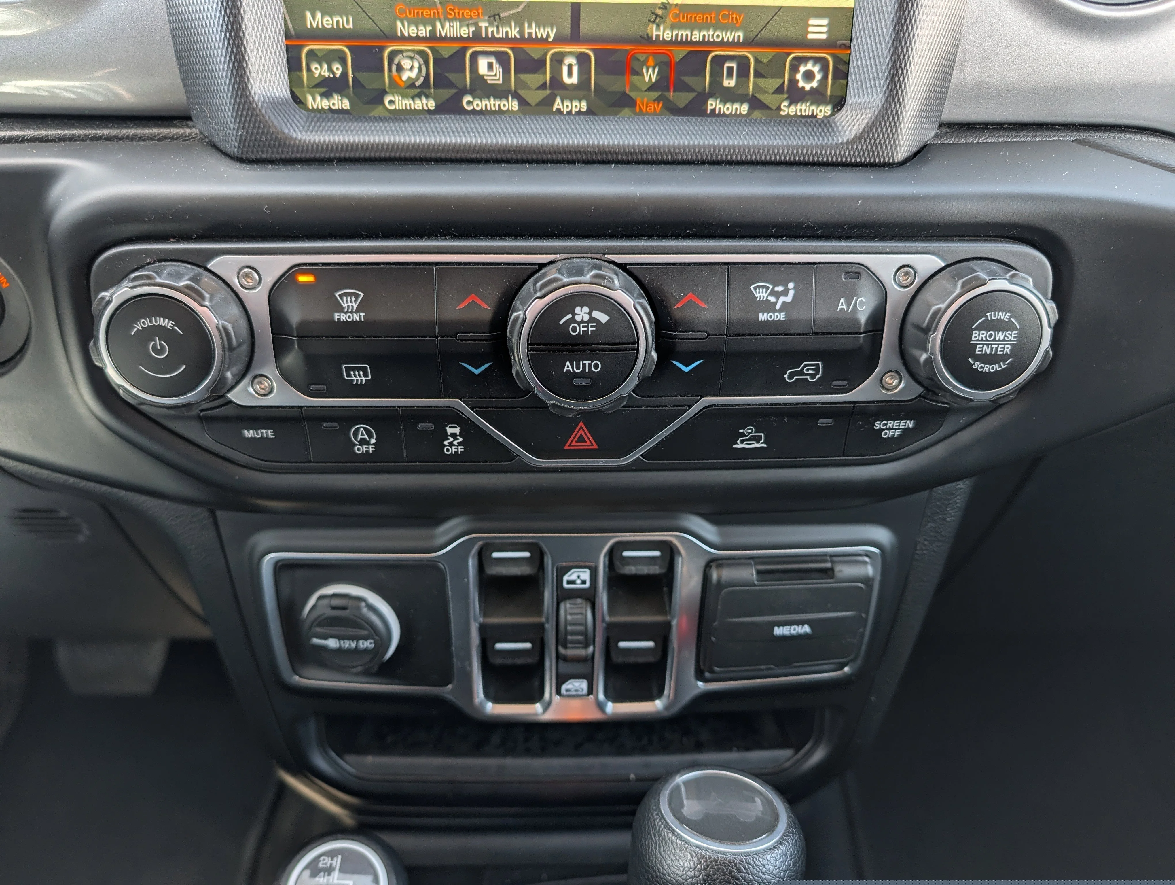 Used 2021 Black Clearcoat Jeep Unlimited Sahara image 26