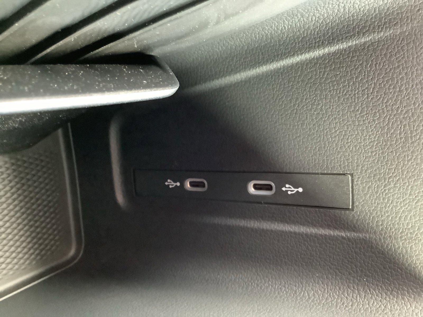 New 2026 DEEP BLACK Volkswagen SE image 21