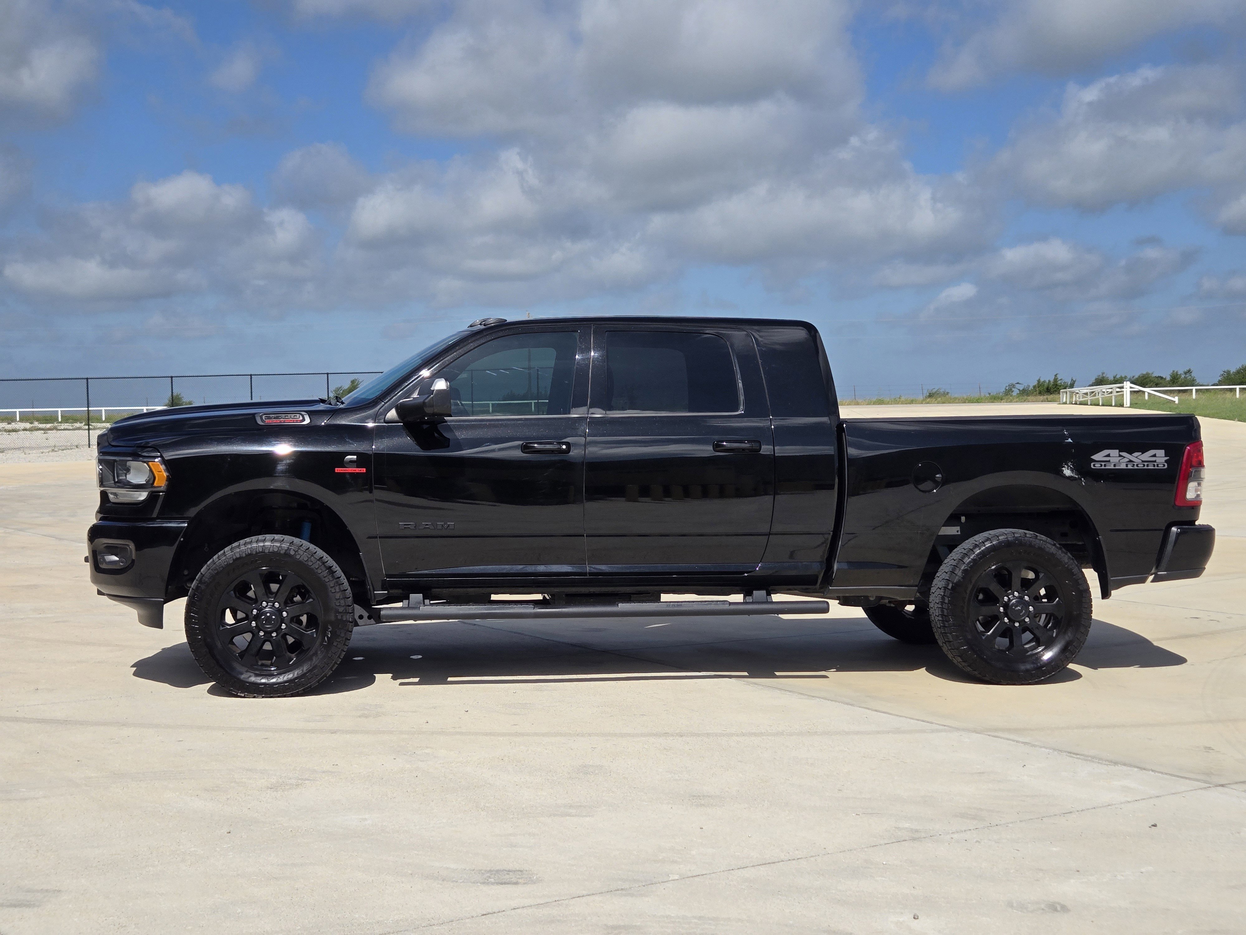 Certified Used 2022 Diamond Black Crystal Pearlcoat Ram Lone Star image 4