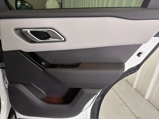 New 2026 Fuji White Land Rover S image 19