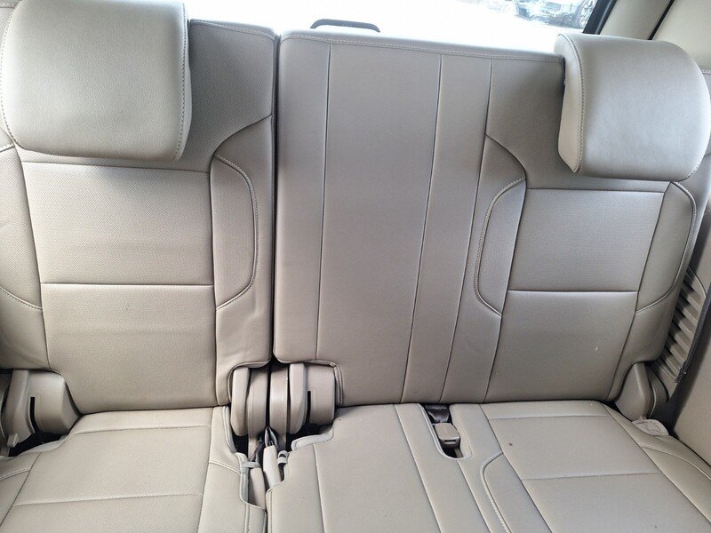 Used 2019 Silver GMC SLT image 30