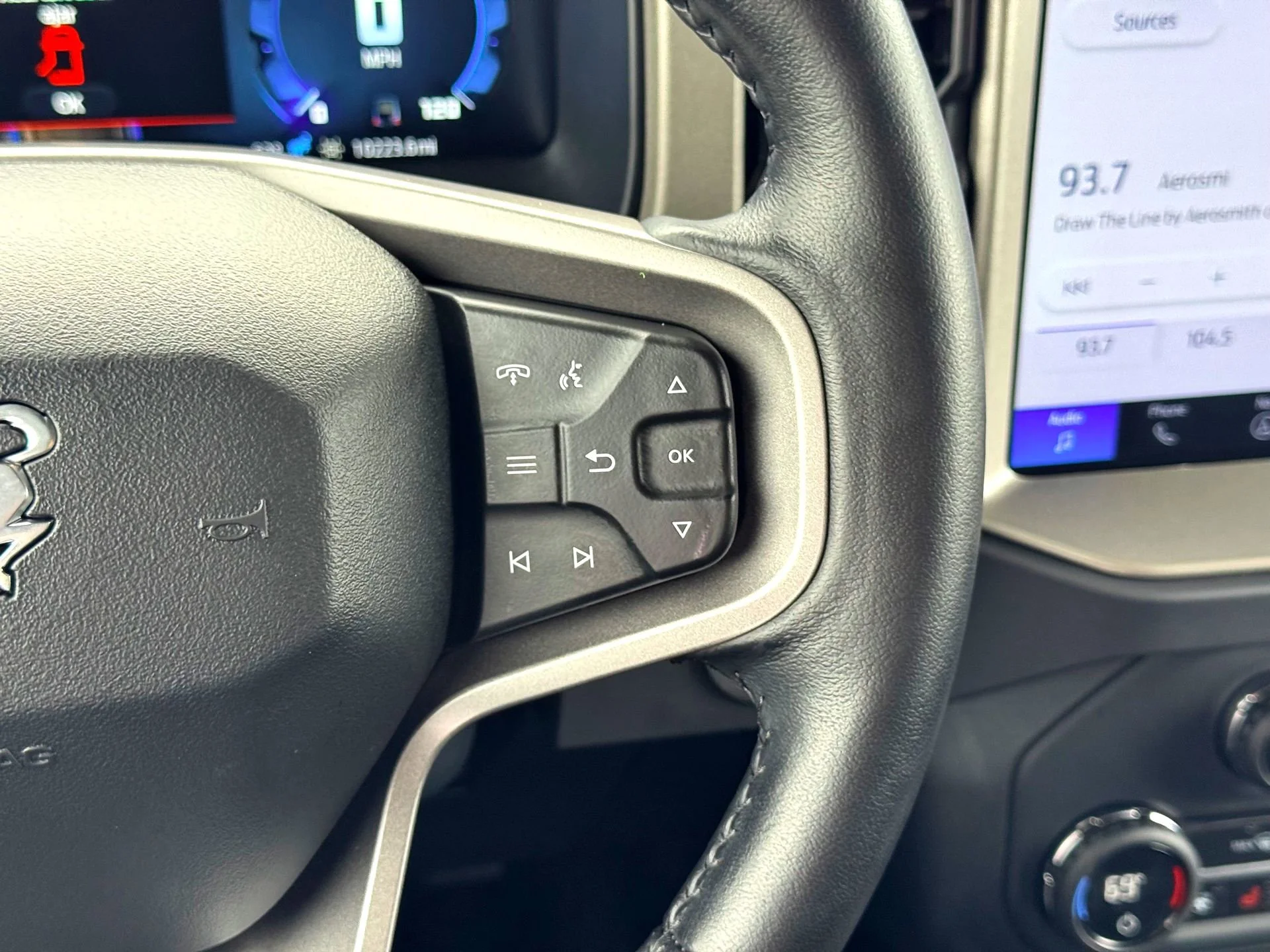 Used 2025  Ford Outer Banks image 25